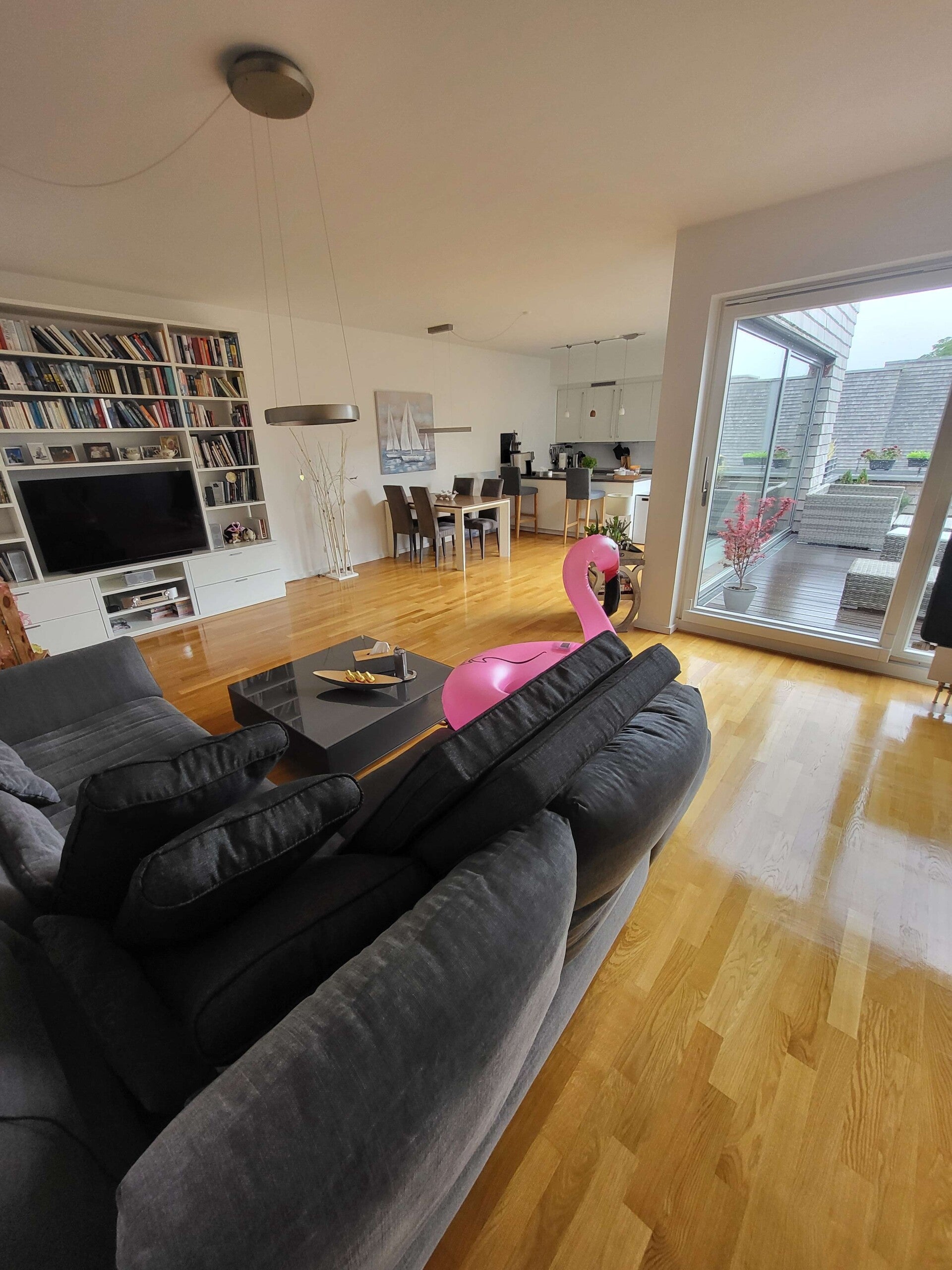 Saubere moderne Wohnung nach professioneller Haushaltsreinigung in Uelzen durch Hoppe Facility Services