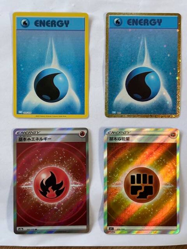 Pokemon TCG Energie 4x Karten Bundle Set | 2x Wasser, Feuer, Kampf