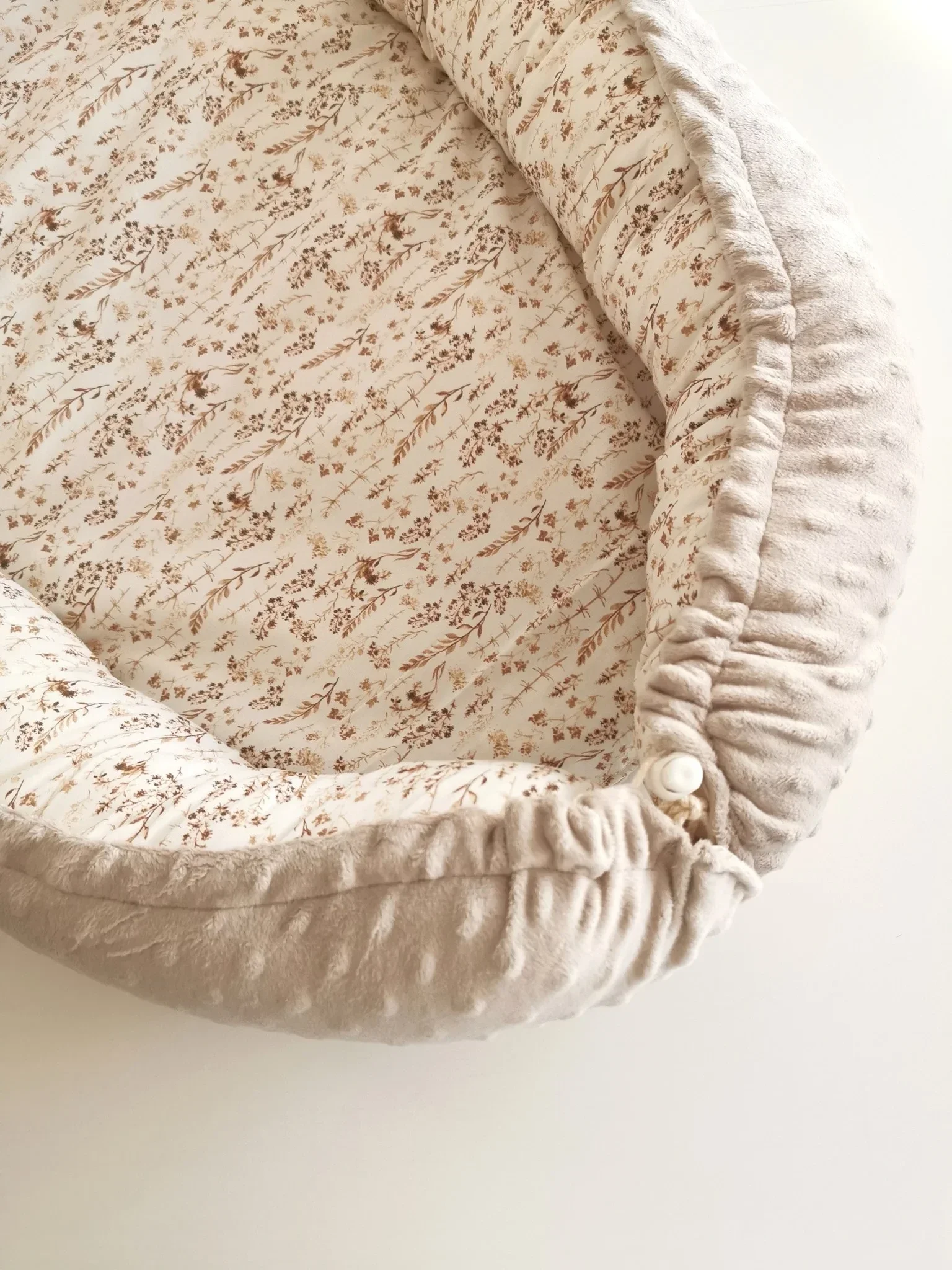 Babynest Beige Minky & Dried Flowers