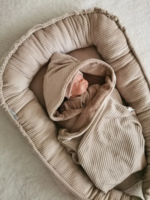 Wikkeldoek Donkerbeige Rib & Donkerbeige Bamboe Fleece