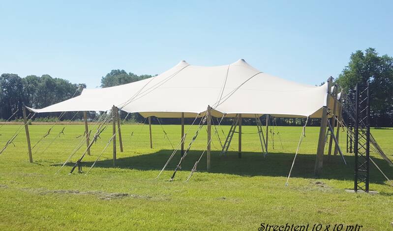 strechtent 10x10 mtr zandkleur