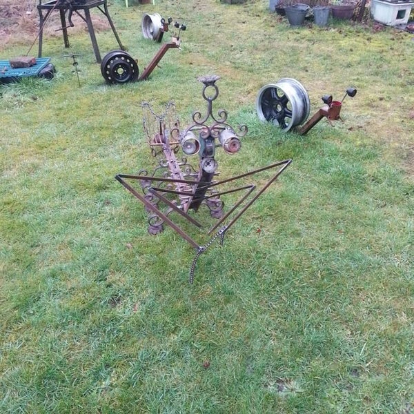 Finette royal dégustant son ver