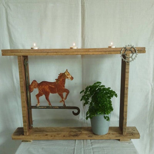 Cadre cheval et pot plante