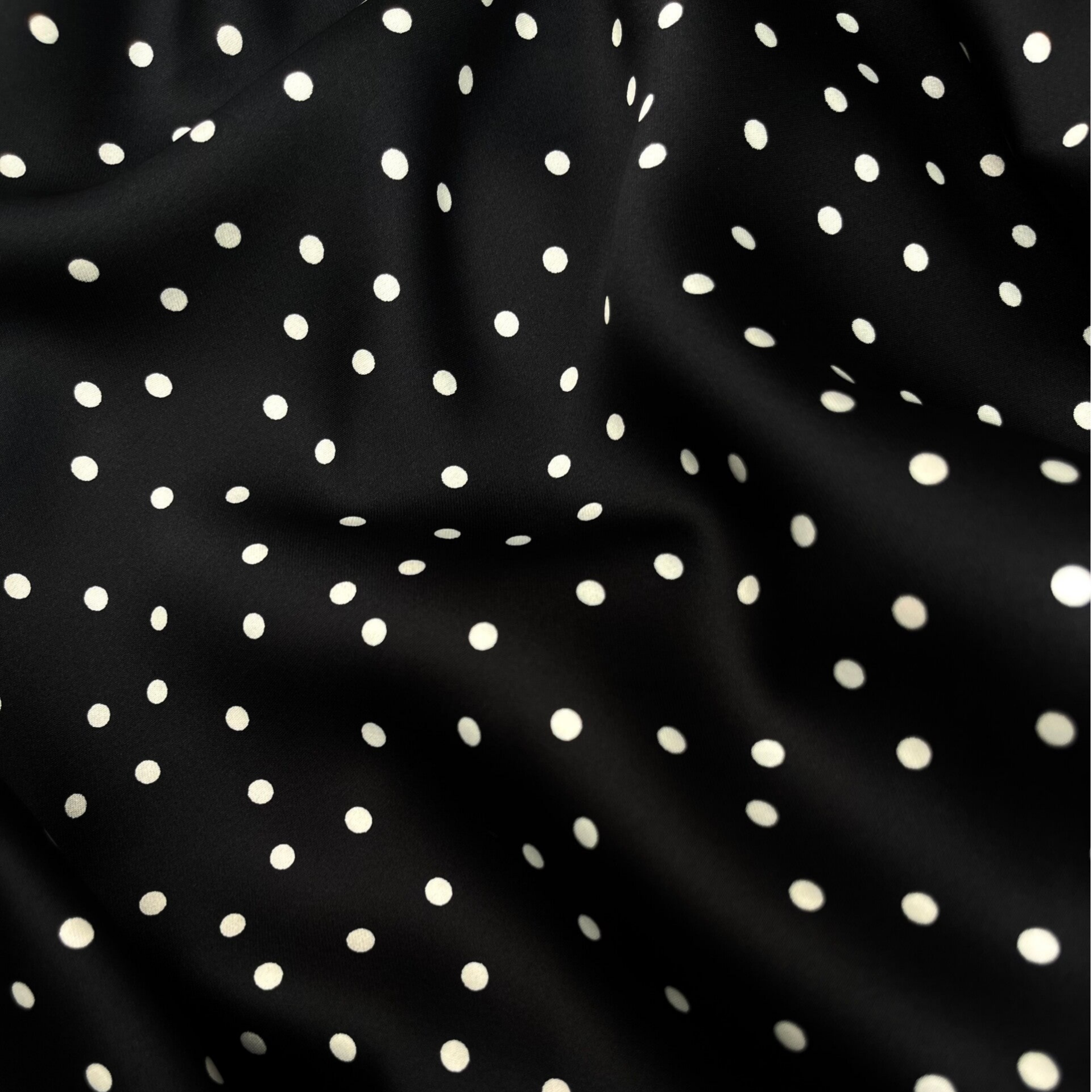 POLKA BLACK