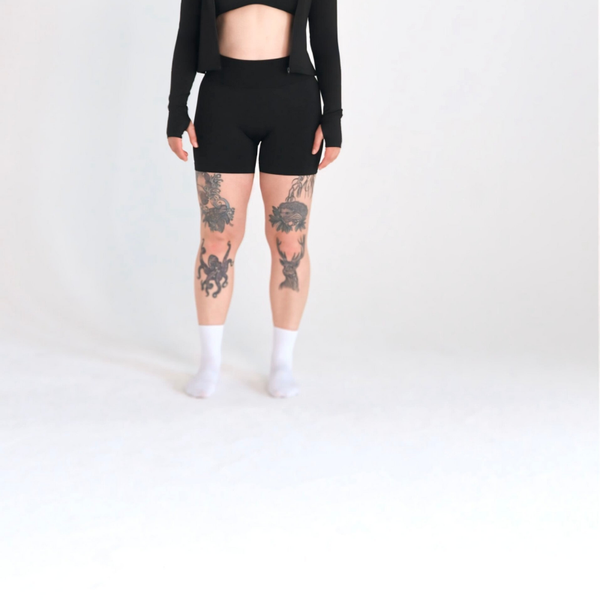 THEO⁴ Move Tights Shorts Damen