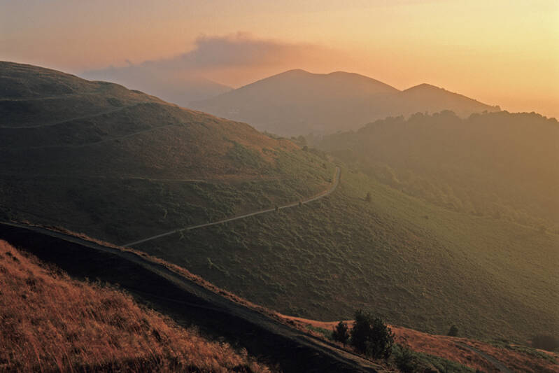 Early morning along Malverns from British Camp