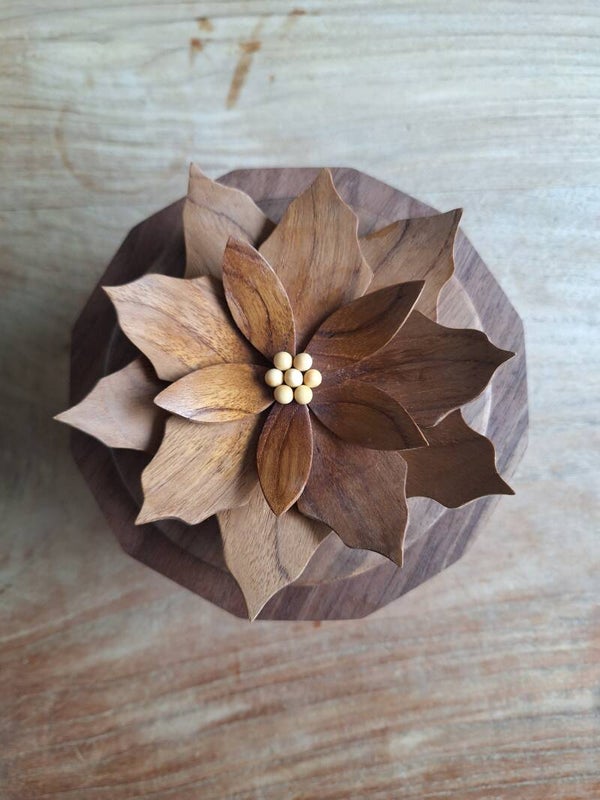 Lotus box
