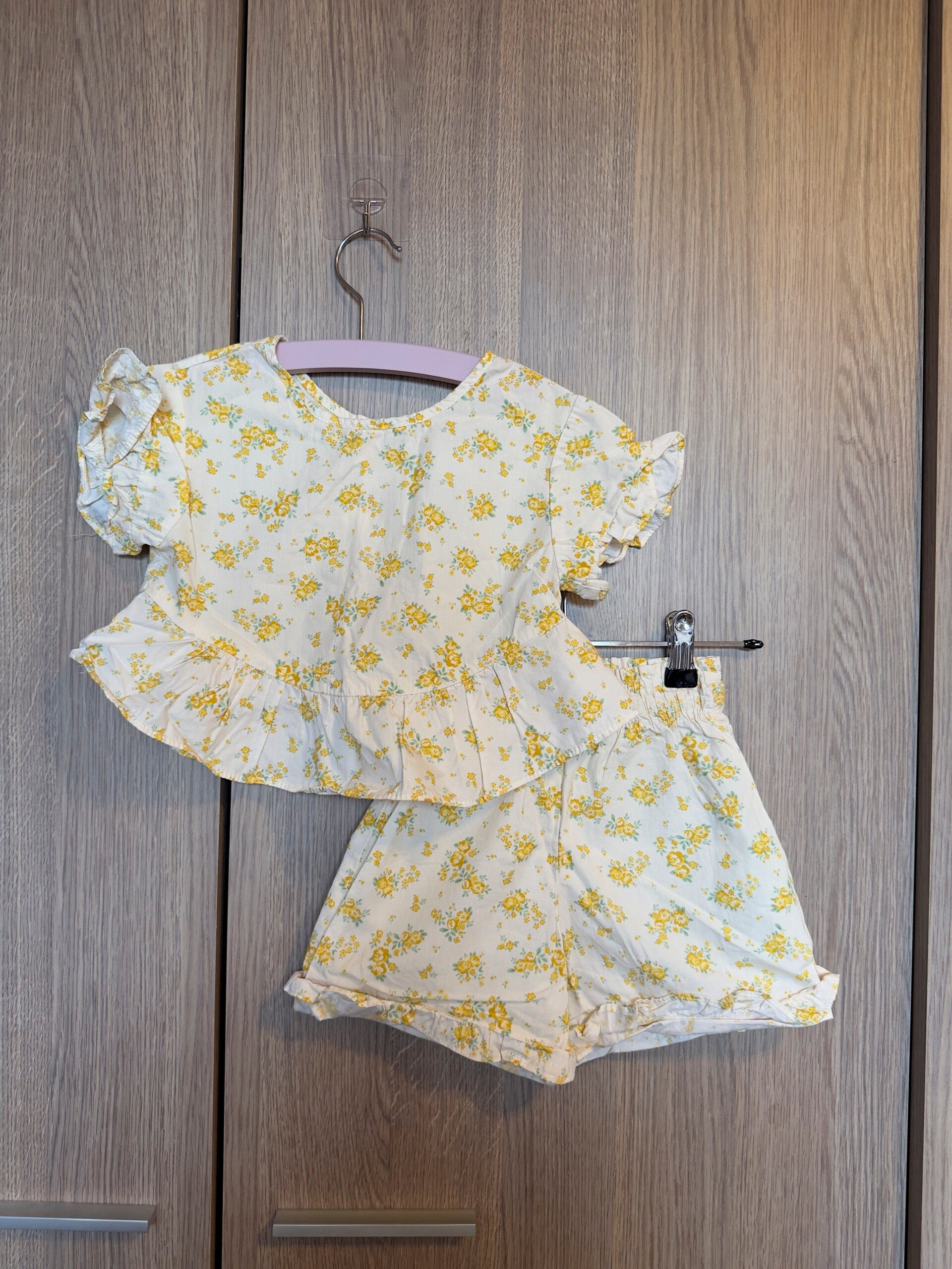 zara - gele bloemenset - maat 104