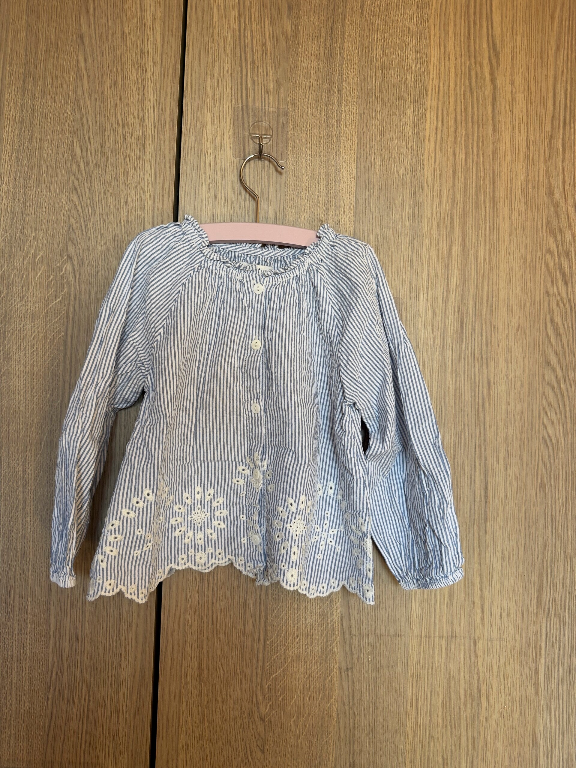 zara - wit blauwe gestreepte blouse - maat 104