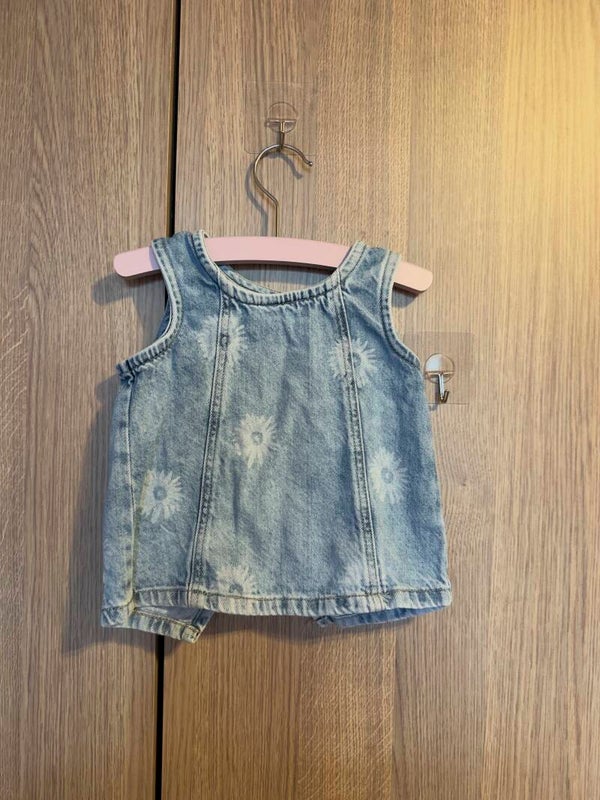 zara - jeanstop met bloemen - maat 92