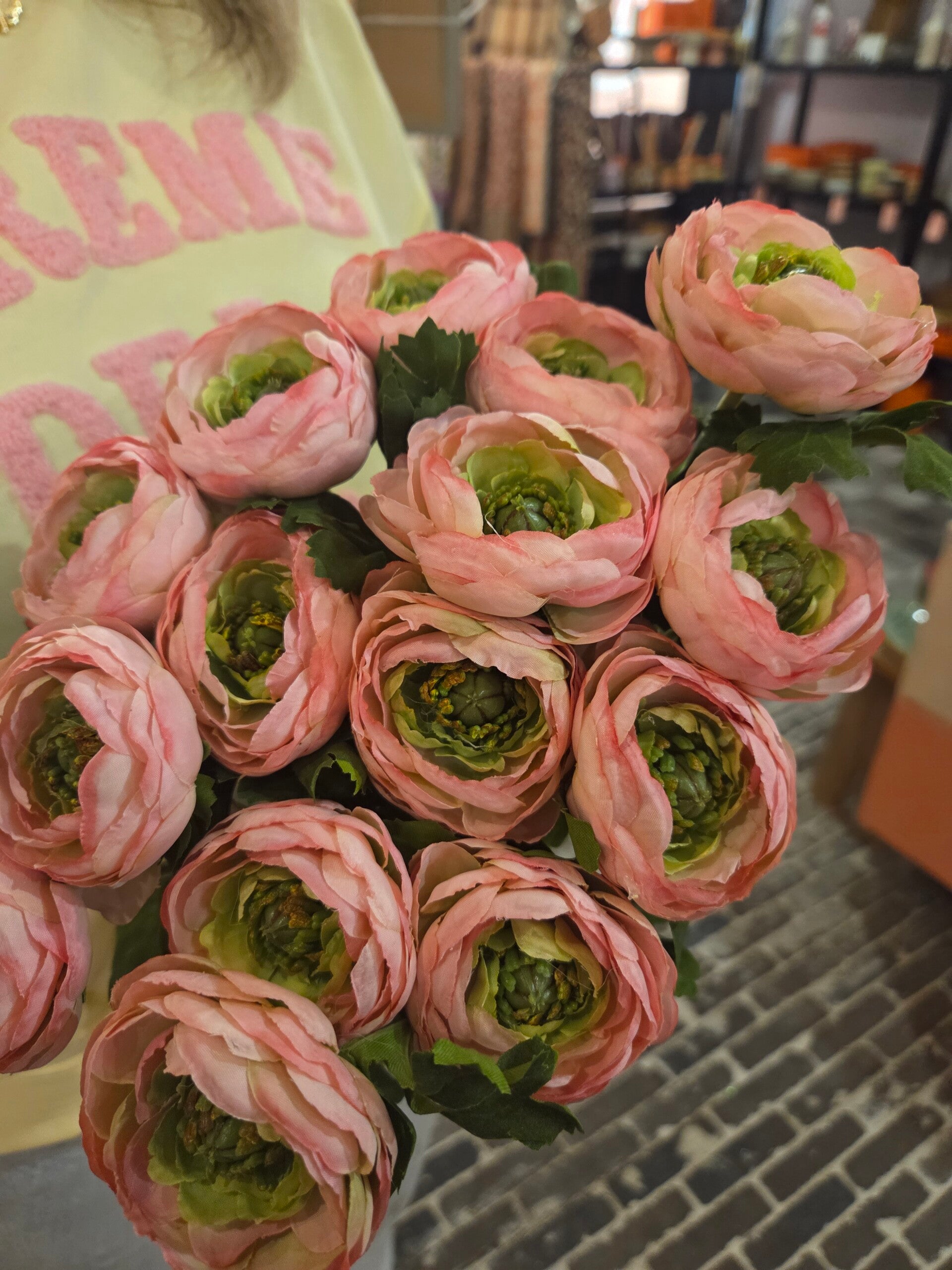 Zijdenbloem ranonkel licht roze