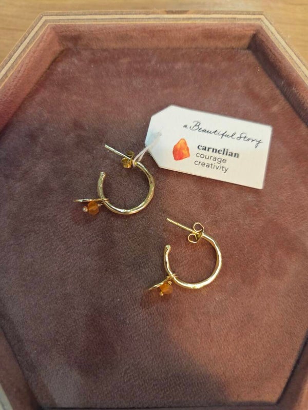 A beautiful story oorbellen set carnelian