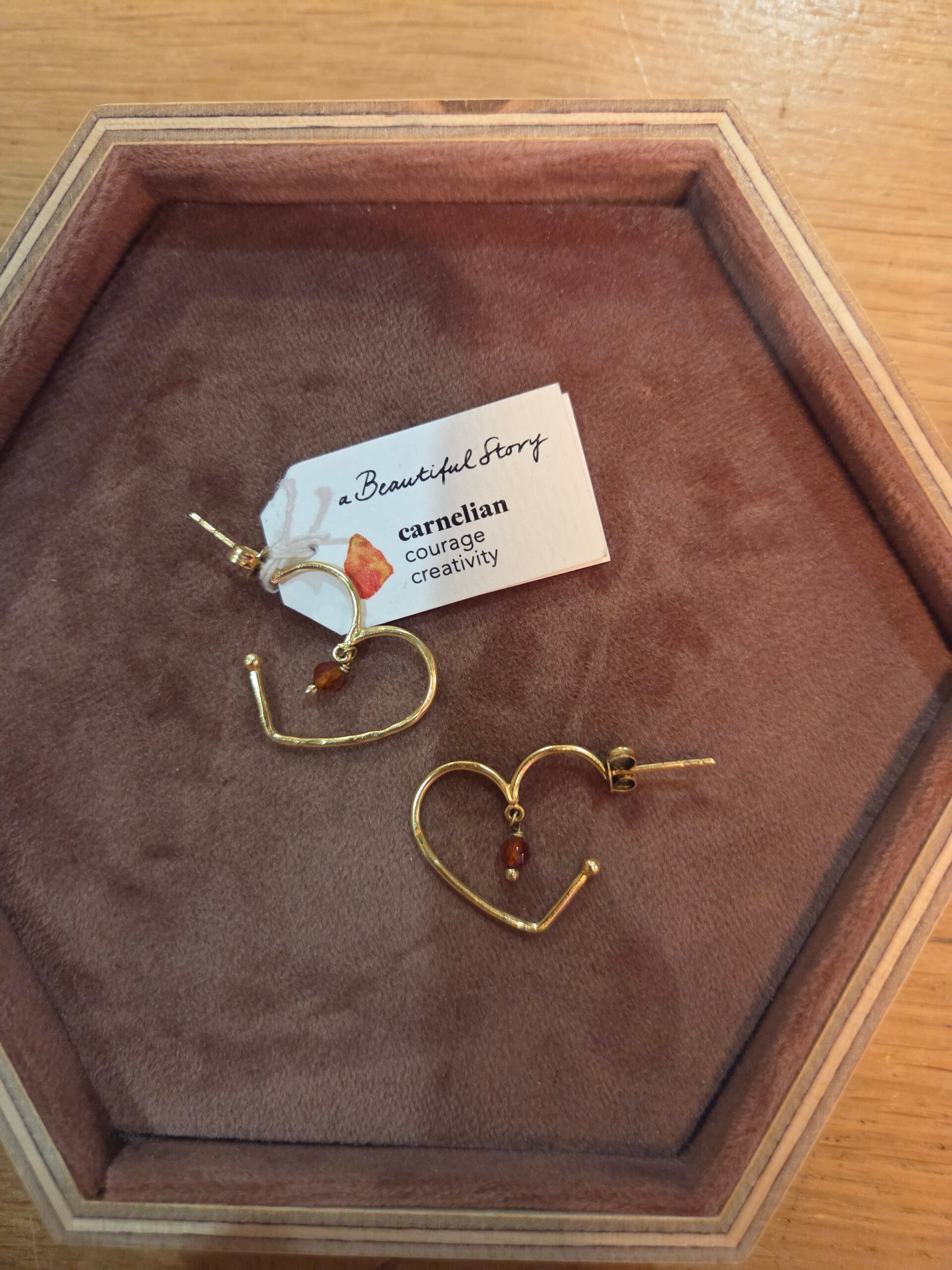 A beautiful story oorbellen set carnelian