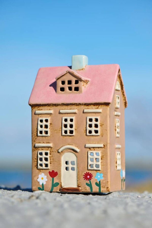 IB Laursen huisje met bloemen