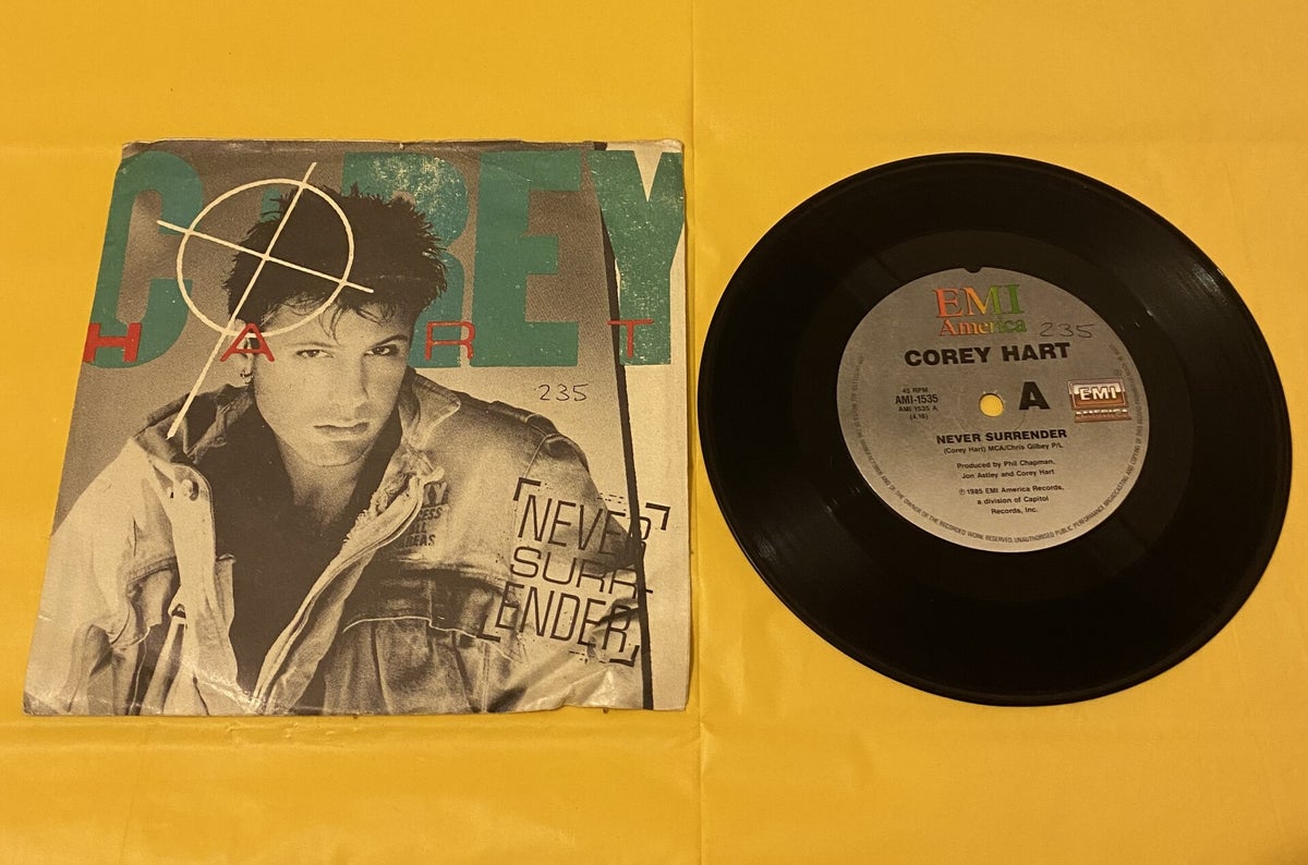 COREY HART NEVER SURRENDER 7 INCH 45rpm P/S Vinyl Record Analog