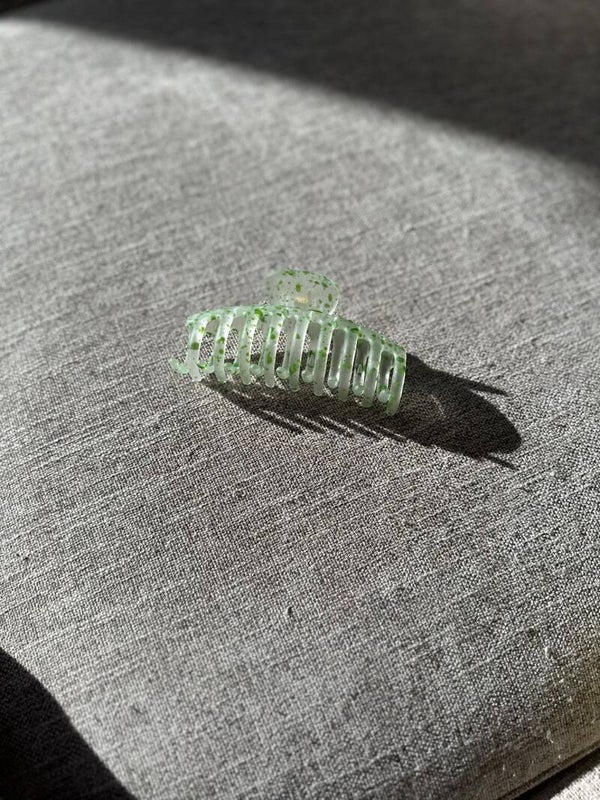 groene stippen haar klip