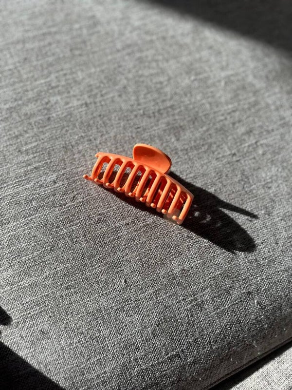 zalm kleur haar klip