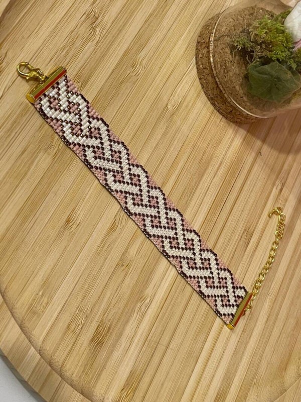 Bracelet manchette en perles Miyuki tissé à l’aiguille