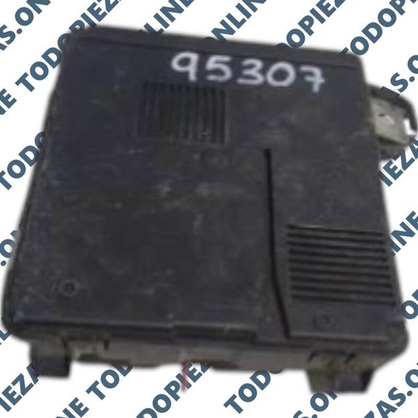 Caja de relés y fusibles / Módulo UPC Renault Megane II OEM: 8200306032