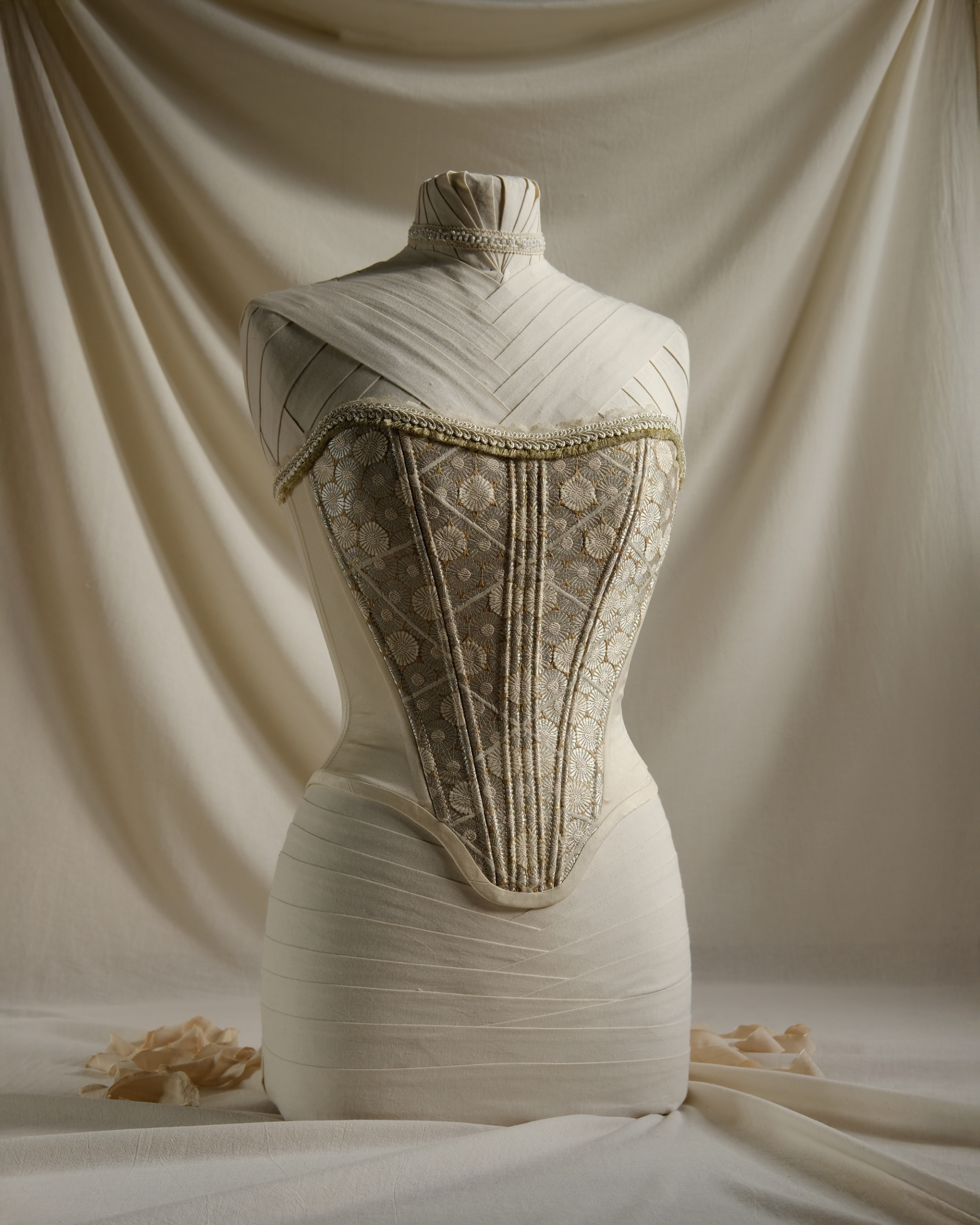 Chrysanthemum Throne