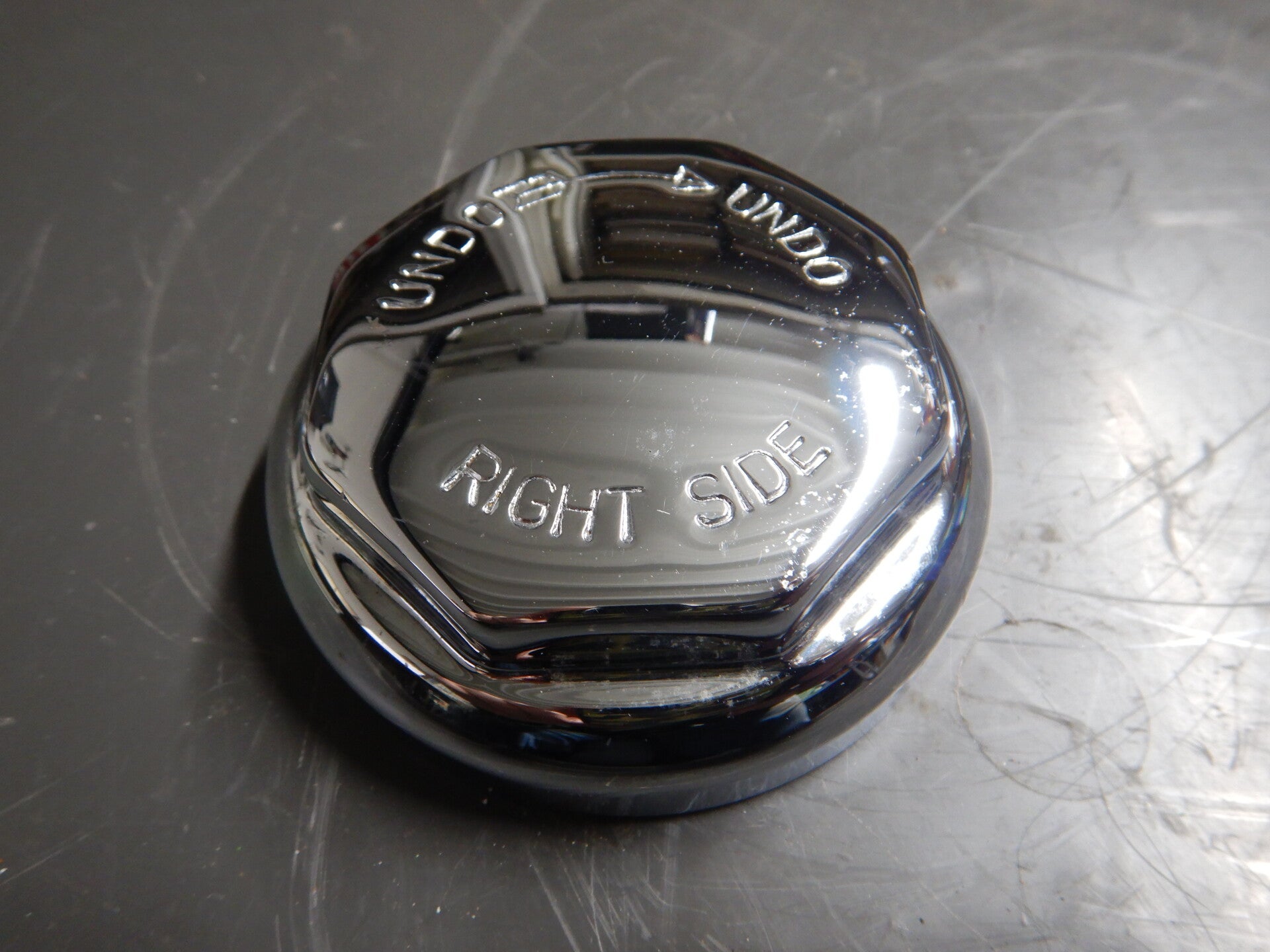 Wheel Spinner, octagonal, plain, 12 TPI, RH  AHH7315