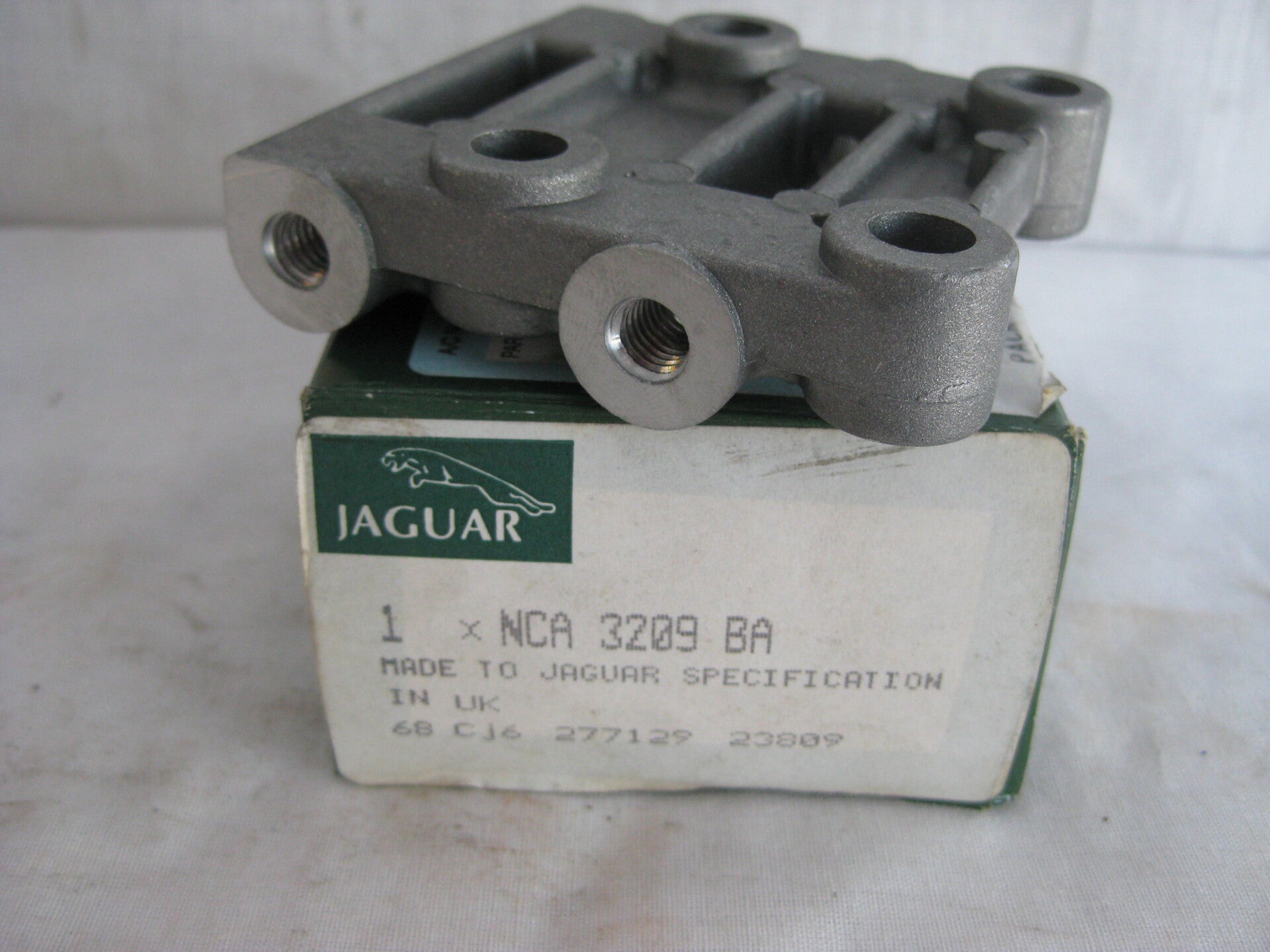 Engine Block Top Rear Mounting Support Bracket  NCA 3209BA