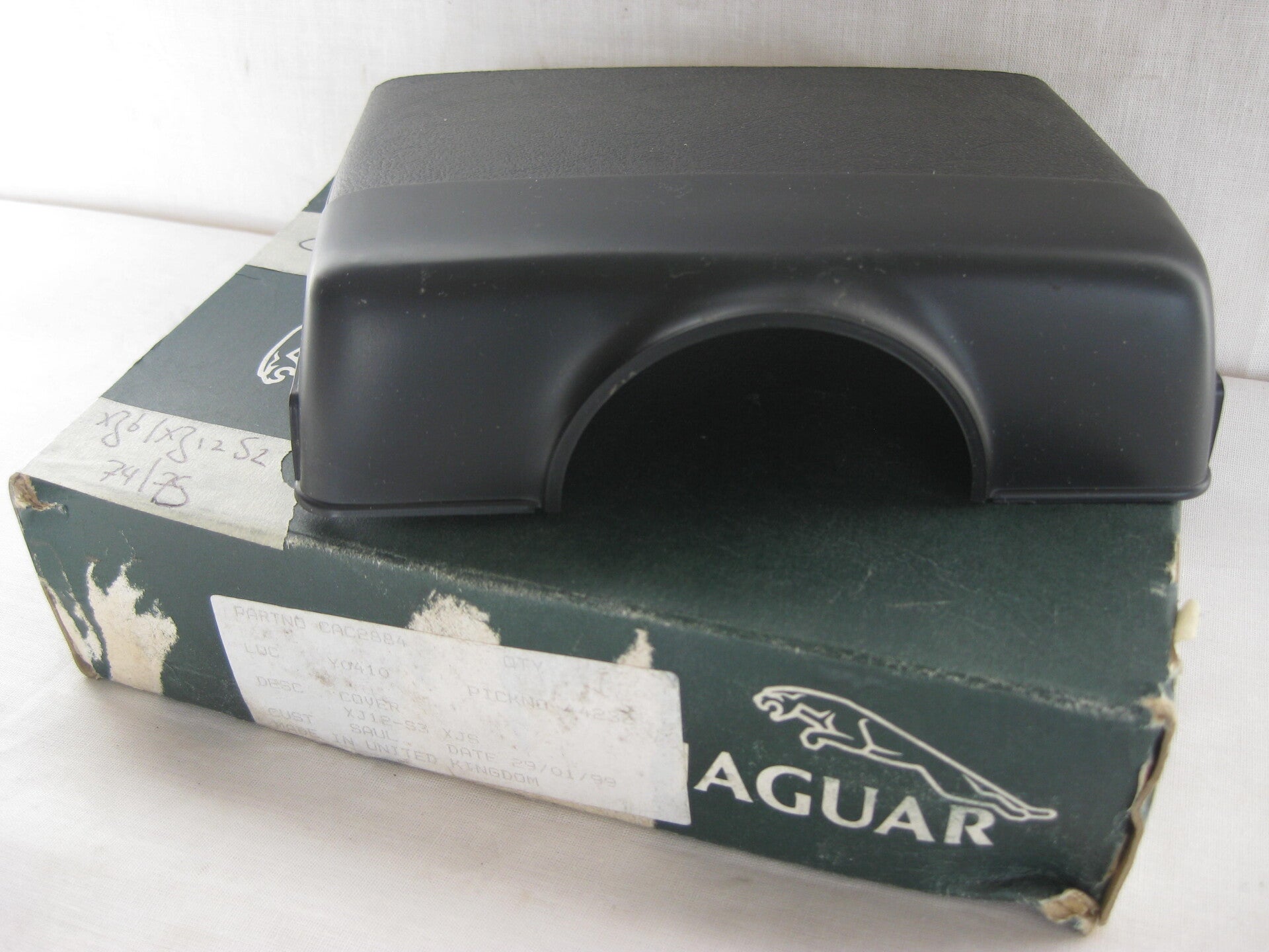 Upper Cowl Rhd  CAC2884