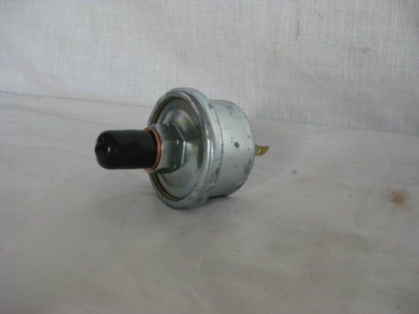 Jaguar Oil Pressure Sending Unit C15474