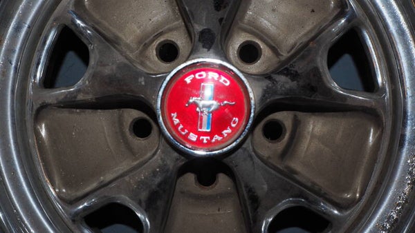 Ford Mustang naafkapjes voor velgen