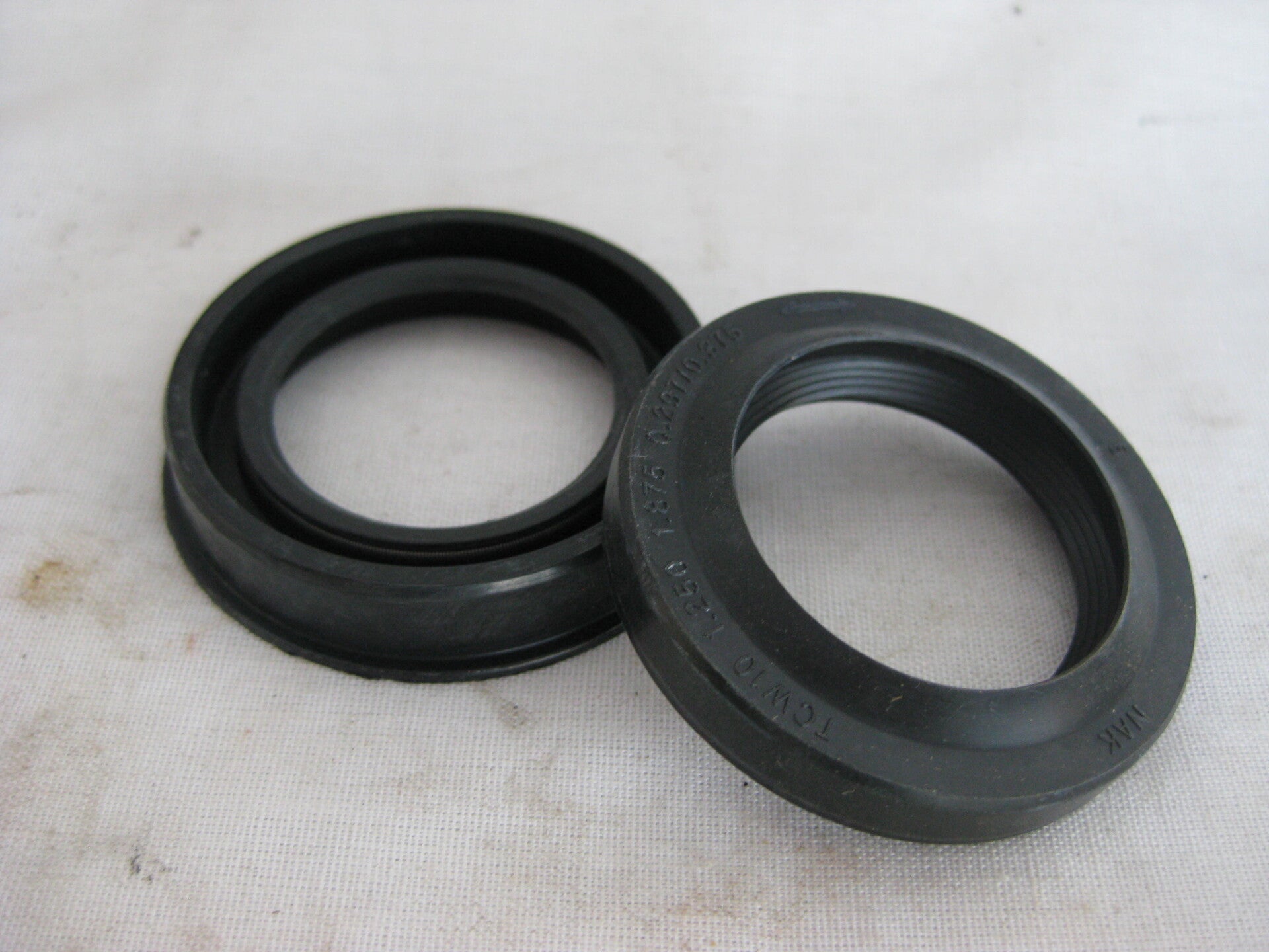 Gearbox Front/Clutch Housing Oil Seal   C18739*