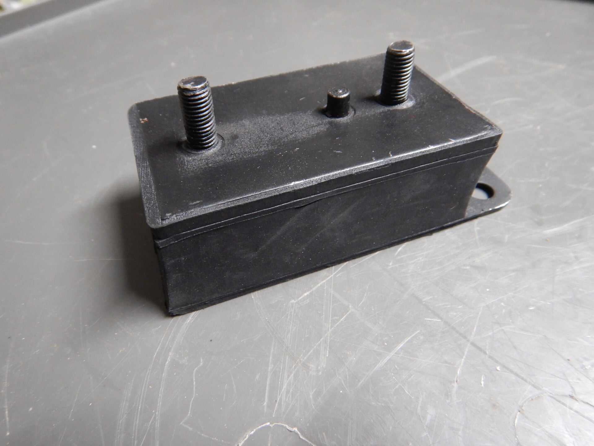 Mounting, engine, LH   BHH1352