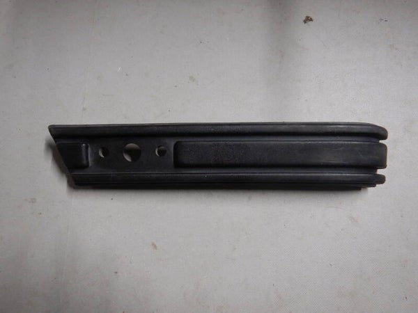 Right  Side Front Bumper Insert  316327104