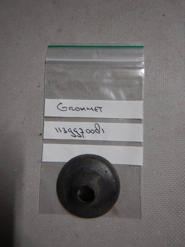 Grommet   1139970081