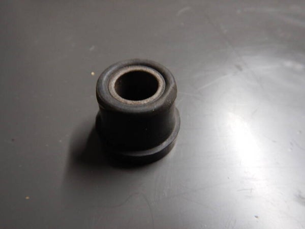 Bush, trunnion & wishbone, rubber   8G621Z