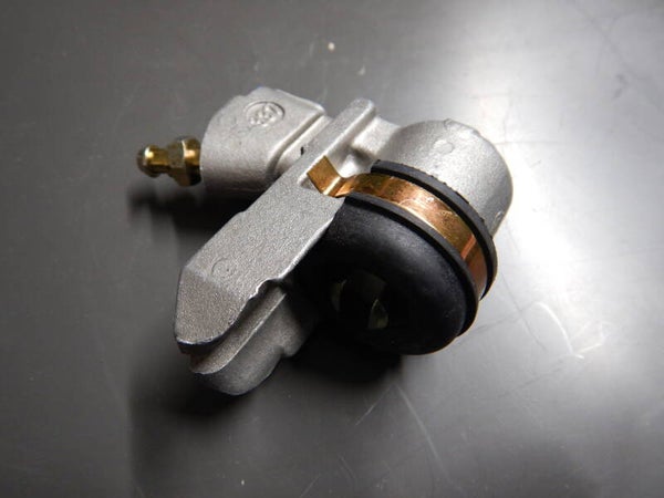Wheel Cylinder, rear, 0.70" bore, Lockheed  GWC1154Z
