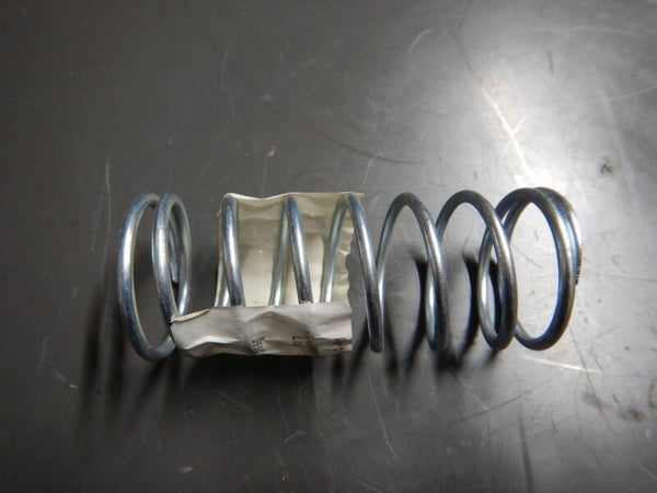 Spring, bonnet lock  4G1588