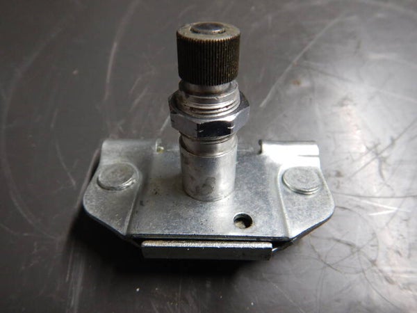 Wheelbox, windscreen wiper, with nut  AAU1073