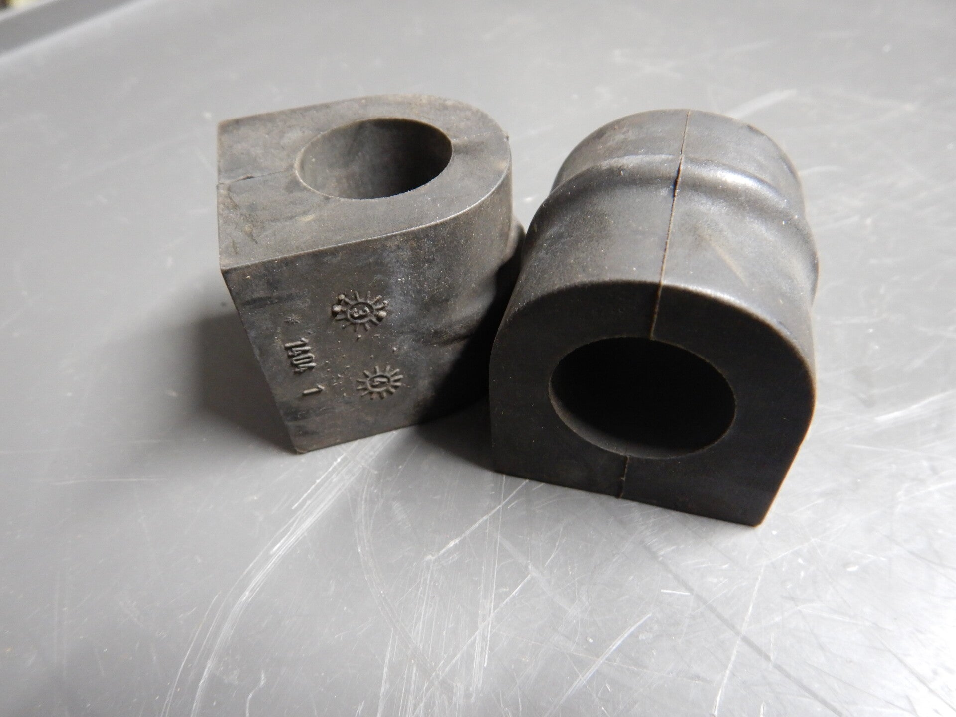 Anti Roll Bar Mounting Bush   114 323 05 85