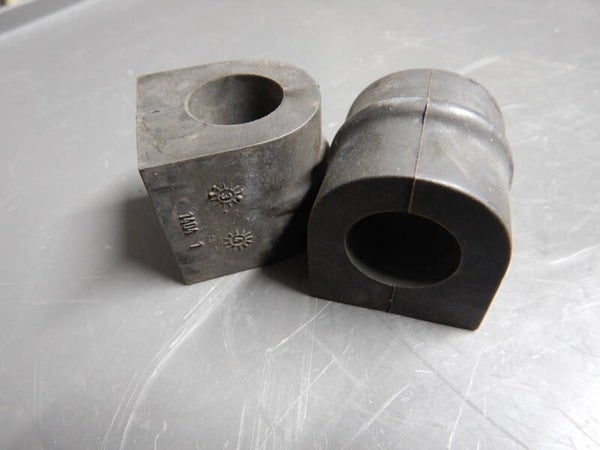Anti Roll Bar Mounting Bush   114 323 05 85
