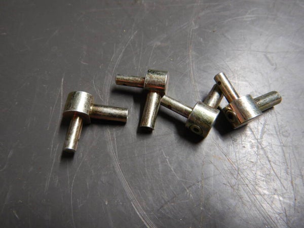 Trunnion, choke   AHH6734