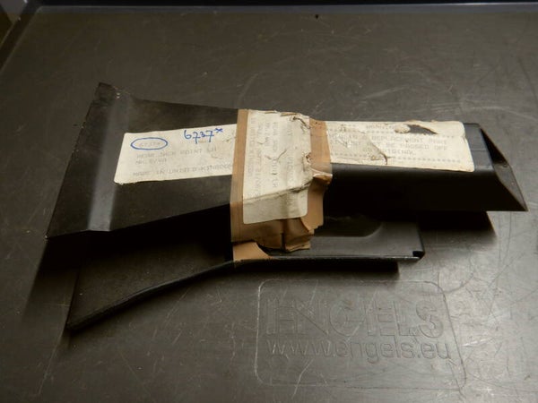 RH Hand Front Jacking Point and Outrigger Assembly  6737*