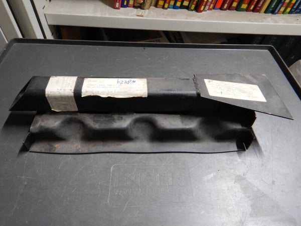 R.H Front Jacking Point and Outrigger Assembly  6738*