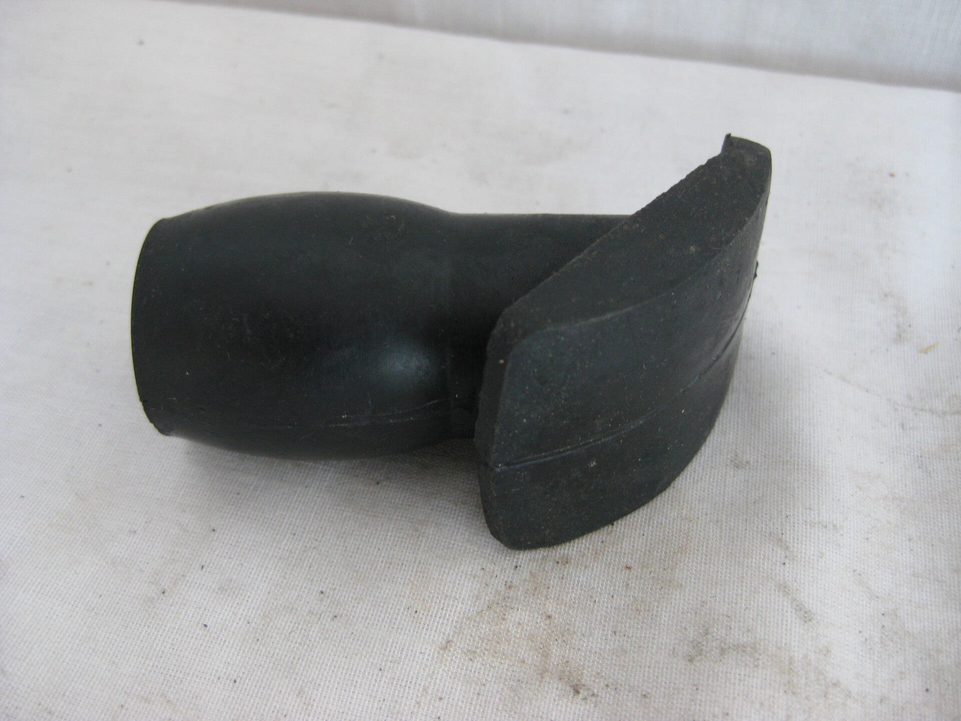 Jacking Point Bung   C4928*