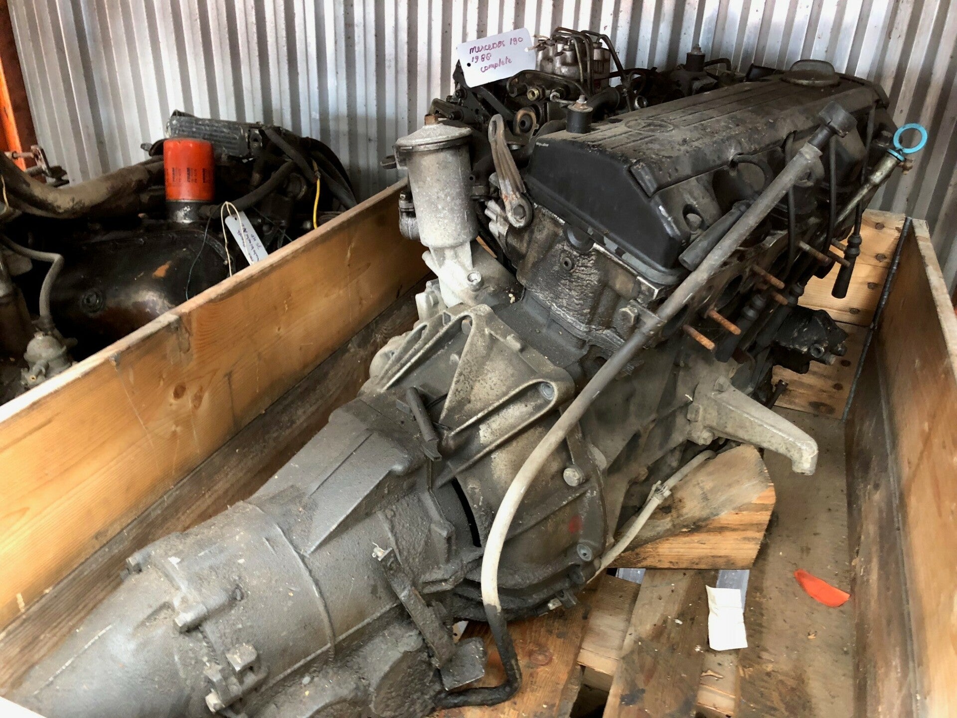 Motor Mercedes 190 1988 compleet met bak