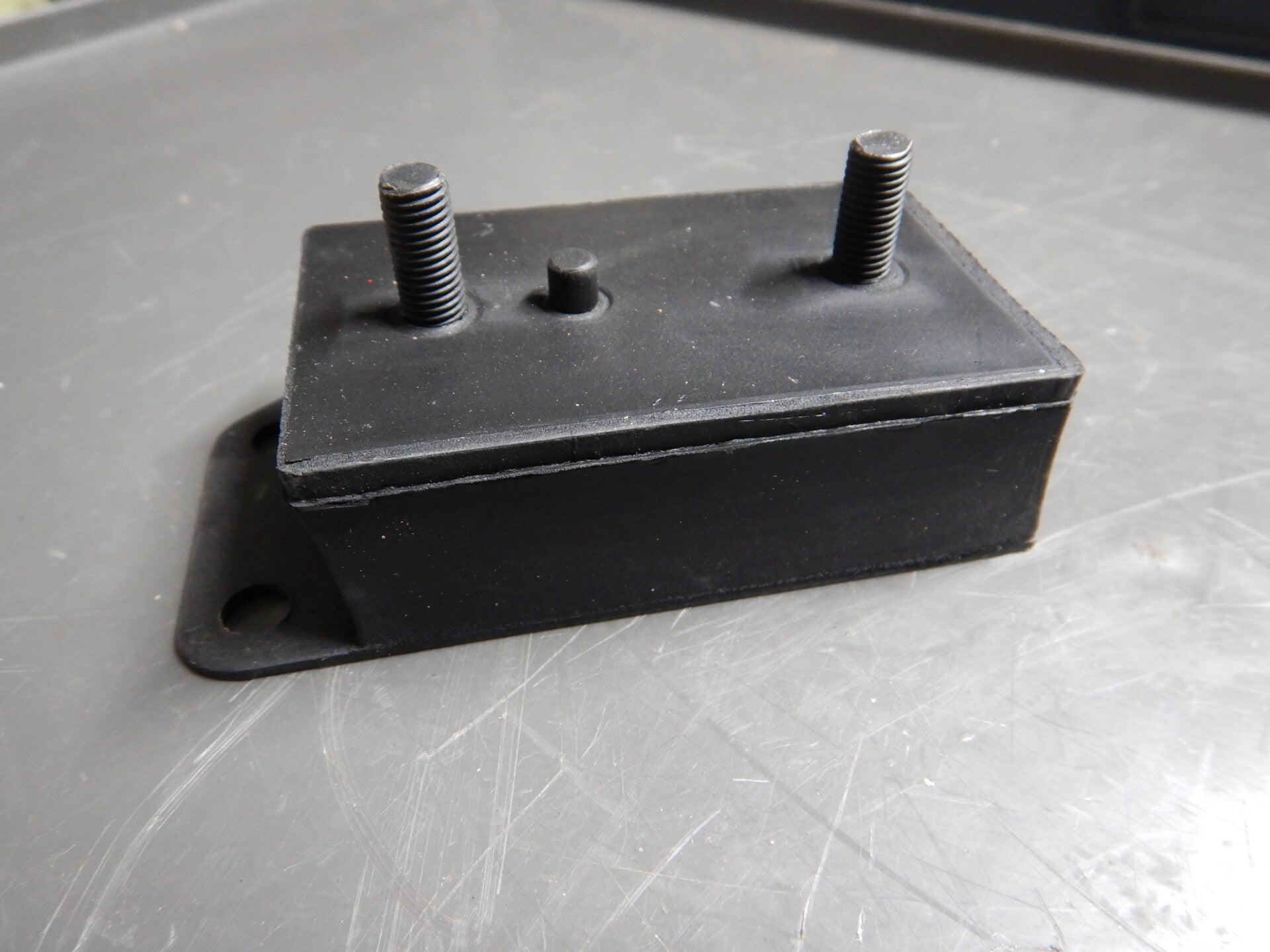 Mounting, engine, RH   BHH1351