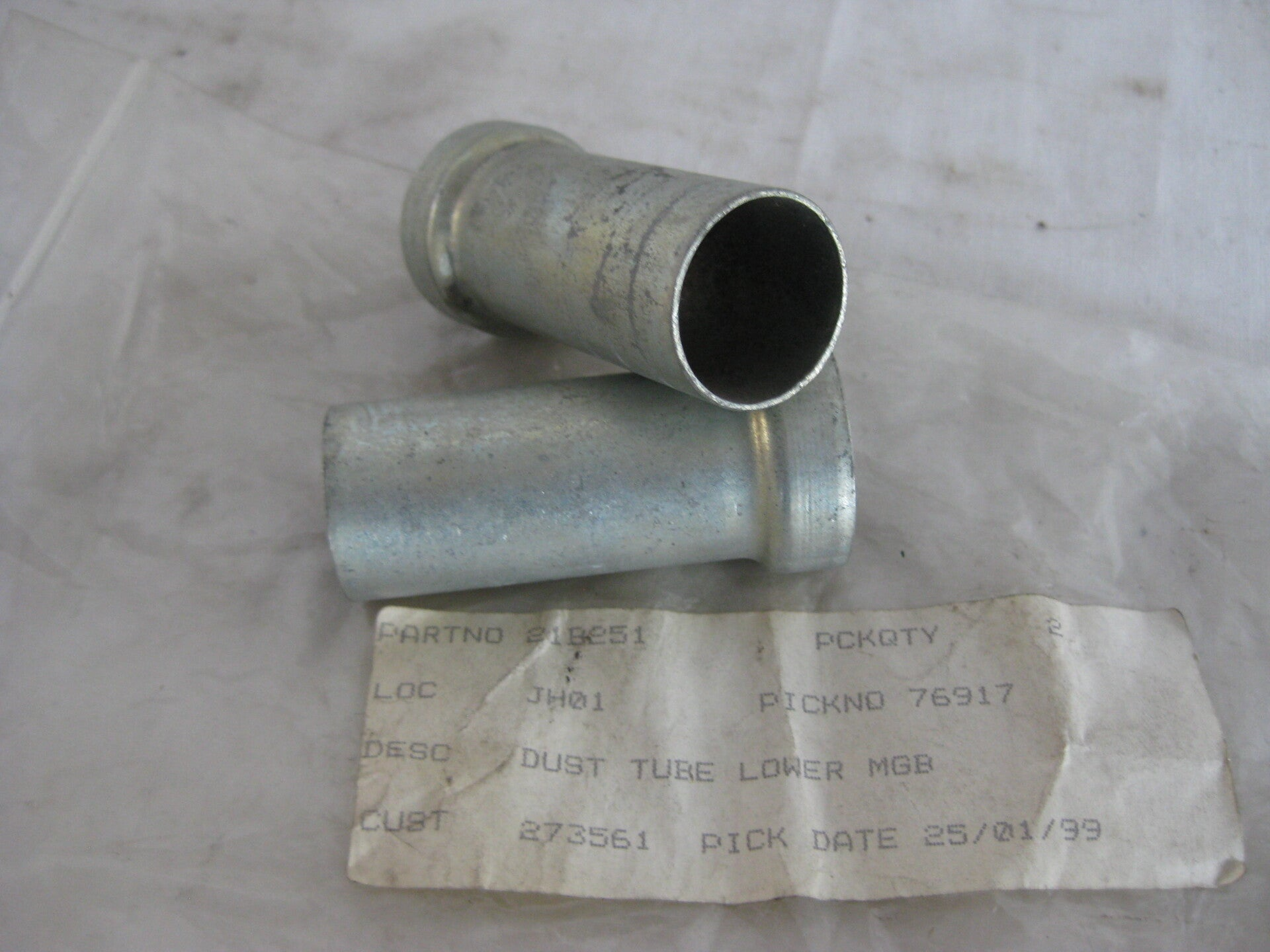 Dust Tube, lower, front hub  21B251