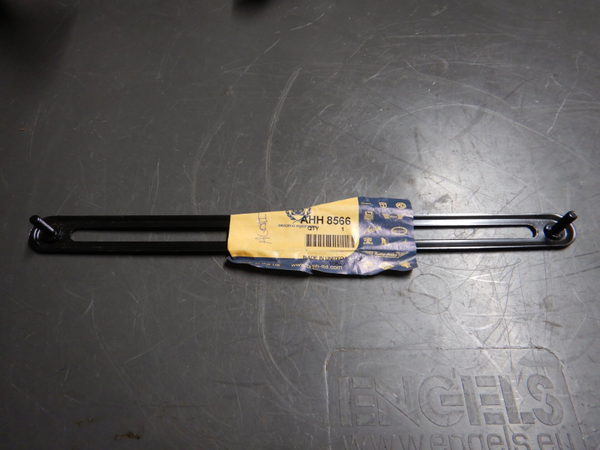 Escutcheon, demister vent, standard   AHH8566