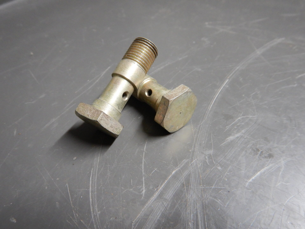 Adaptor Bolt  C44282