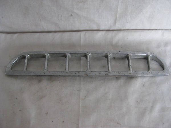 Vent Grille, air intake used    AHH6102