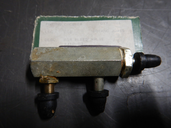 Air Bleed Valve For The Fuel System   CAC2028